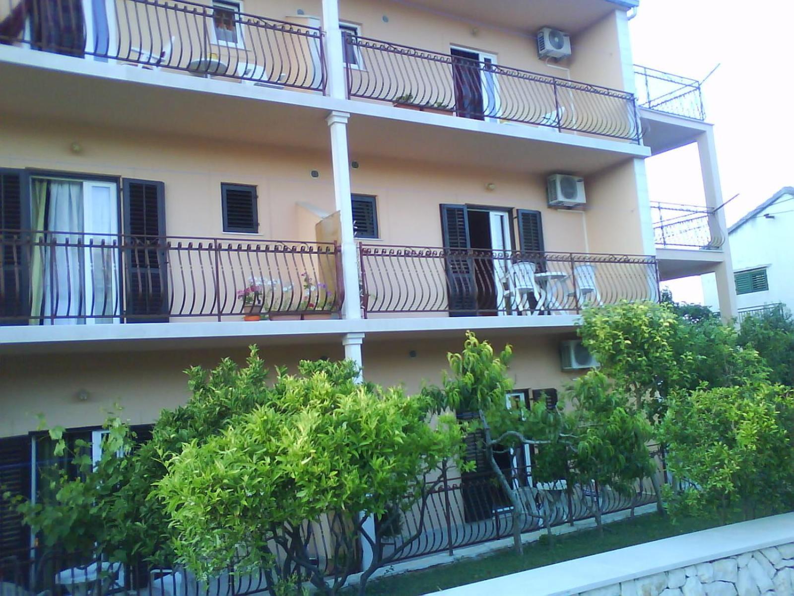 Rooms & Studio Villa Tatjana Supetar Exterior foto