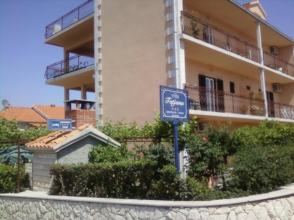 Rooms & Studio Villa Tatjana Supetar Exterior foto