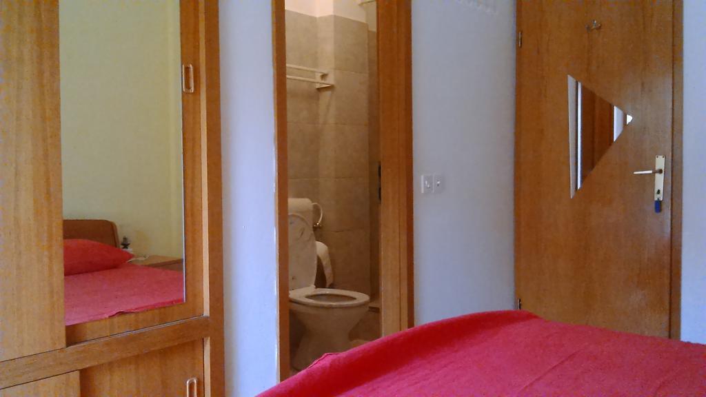 Rooms & Studio Villa Tatjana Supetar Exterior foto